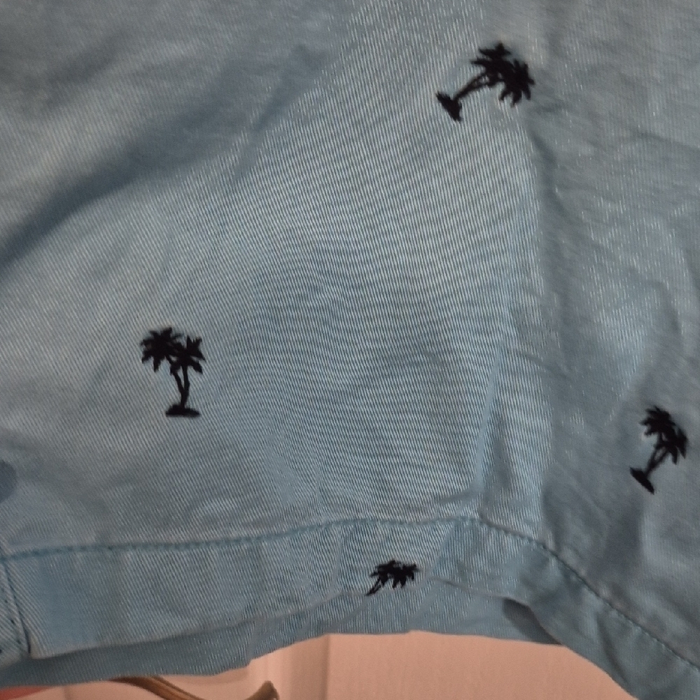 Izod Blue Shorts with Palm Tree Design In Size 38 With 9 Inch Inseam - Picture 3 of 7